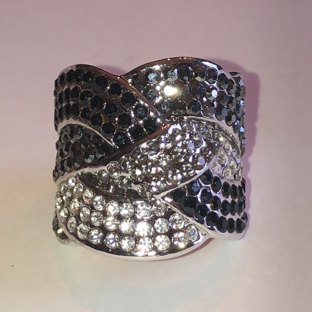 Size 8 Lia Sophia Sparkling Black and Silver Tone Crystal Wrap Ring